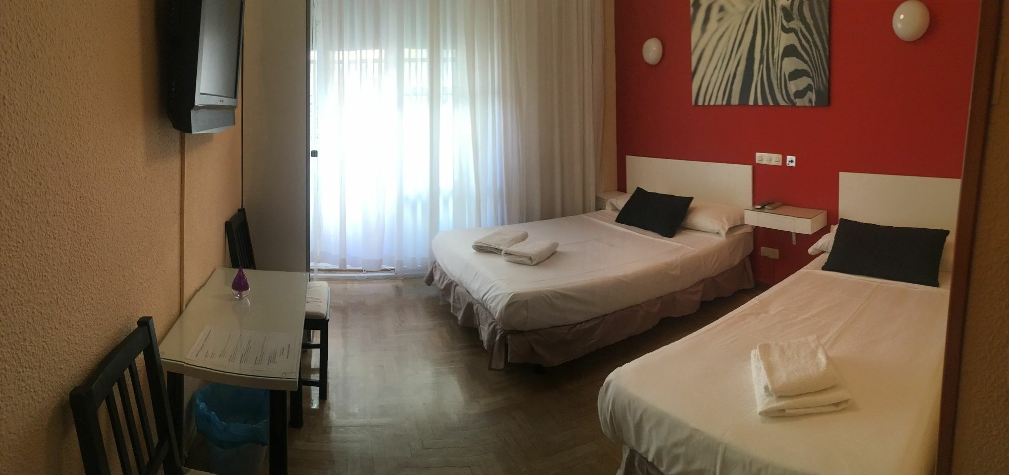Hostal Rias Bajas Madrid Exterior photo